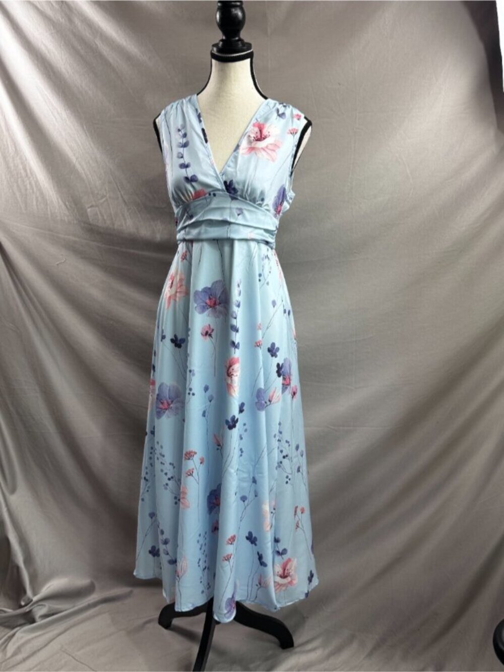 LAST ONE 🔥 Light Blue Floral V-Neck Cinch-Waist Midi Dress - Picture 5 of 6
